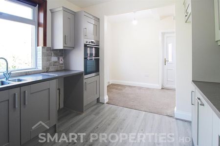 Nabcroft Lane, Huddersfield - Photo 5