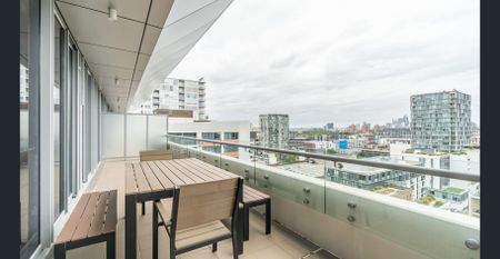 Fully Furnished 3-bedrooms Modern Penthouse with Gym and Pool in Prime Location - Photo 5