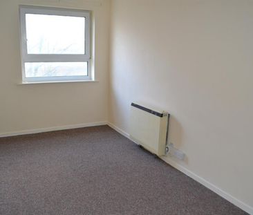 2 bedroom Flat To Let - Photo 1