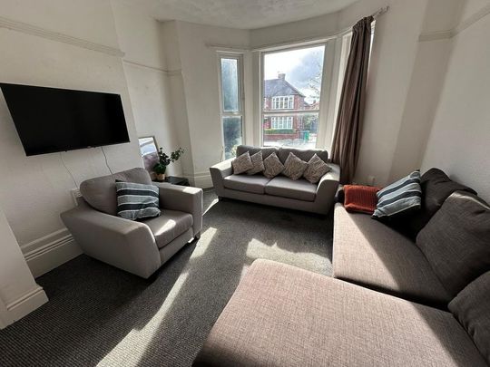 6 bedroom house to rent - Photo 1