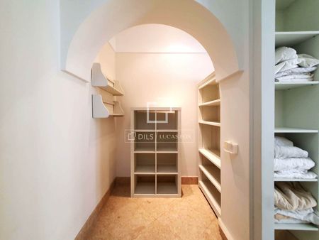 3 Bedroom house / villa with 30m² terrace for rent in Malagueta - El Limonar - Photo 2