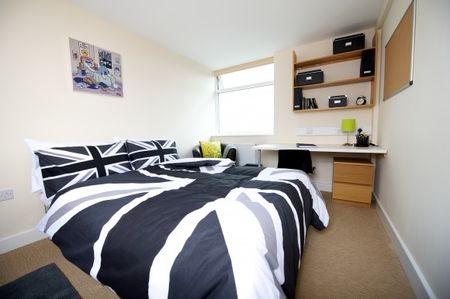 Brand New Student Accommodation, self contained all inclusive rent - Photo 5