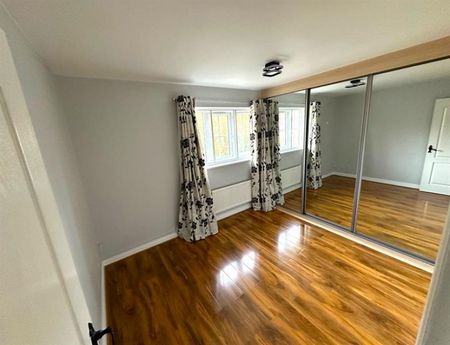 2 Bedroom End Terrace To Let - Photo 2