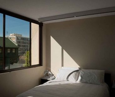 Immaculate Furnished Studio (One Bedroom Size) with Harbour & City ... - Photo 3