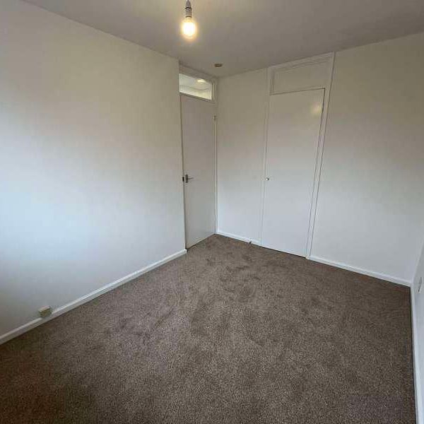 Falcon Fields, Tadley, RG26 - Photo 1