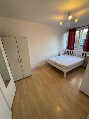 1 bedroom in a flat share to rent - Photo 1