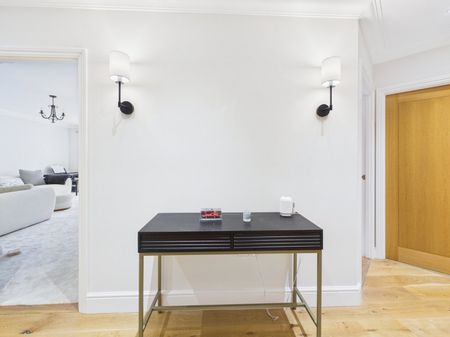 Oval Way, Gerrards Cross, Buckinghamshire,SL9 - Photo 2