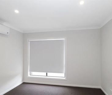 Modern 3-Bedroom Home with 2 Bathrooms and Single Garage - Photo 4