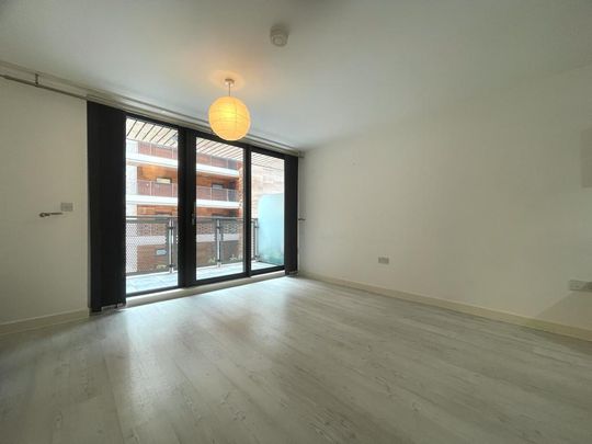 Geoffrey Watling Way - Photo 1