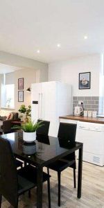 Liverpool Road Room 5 - Photo 3