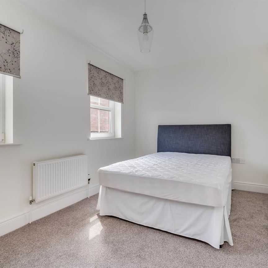 9 St Johns Place, BELFAST, BT7 3HA - Photo 1