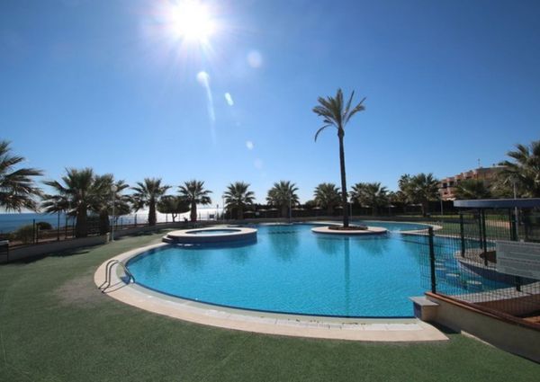 Apartamento bajo en Calas de Campoamor.