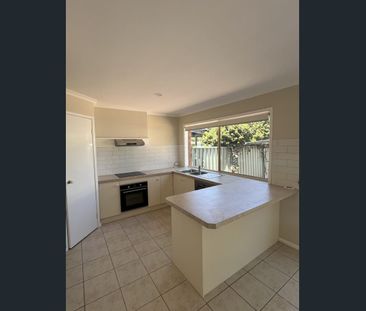 Delightful family home !! - Photo 1