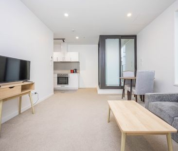 Modern Apartment - Photo 2