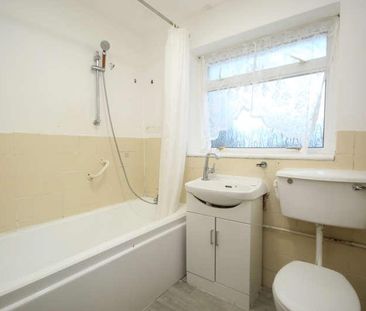 St Davids Close, Wembley, Middlesex, HA9 - Photo 6