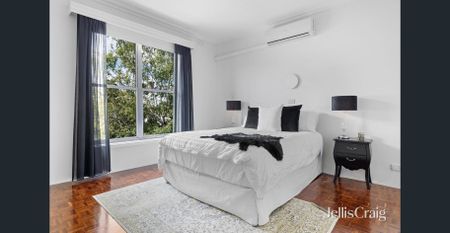 Central Fully Furnished Apartment – How Convenient! - Photo 3