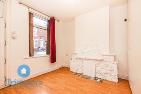 2 bed Mid Terraced House for Rent - Photo 2