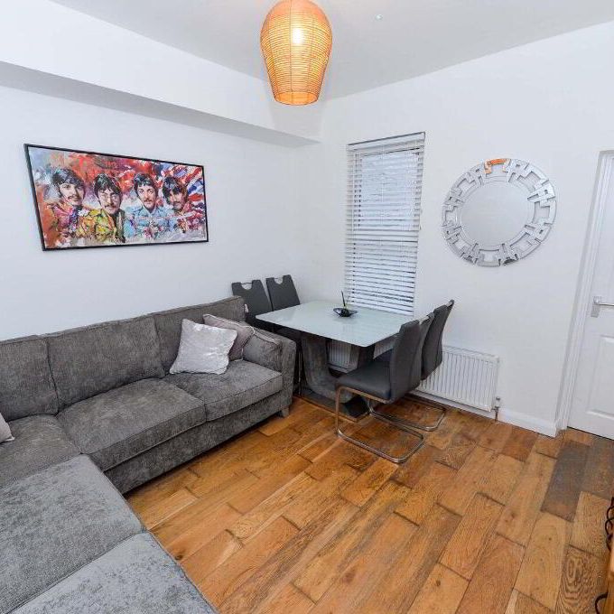 202 Ravenhill Road, Belfast, BT6 8EF - Photo 1