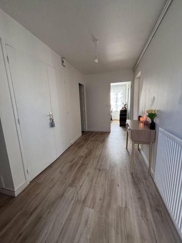 Location Appartement 5 pièces 99m² VARENNES LES MACON 71000 - Photo 5