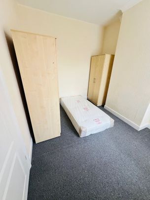 Room in a Shared House, Preston Road, B26 - Photo 1
