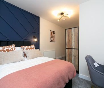 Room in a Shared House, Rosebery Grove, CH42 - Photo 1