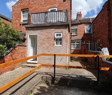 1 bedroom flat to rent - Photo 2