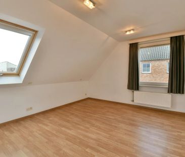 Halfopen gezinswoning met drie slaapkamers - Foto 1