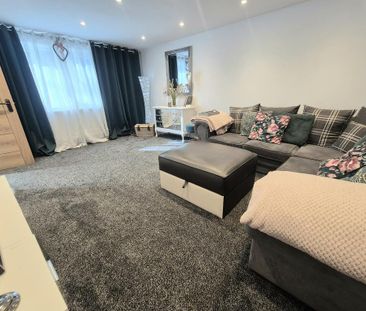 4 bedroom property to rent - Photo 1