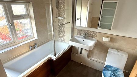 2 bedroom semi-detached house to rent - Photo 2