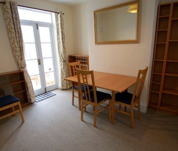 2 Southville Gordon Road, CHELTENHAM GL530ES - Photo 2