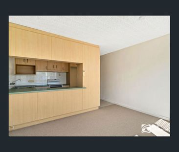 A great price and an extremely convenient location - say no more! - Photo 3