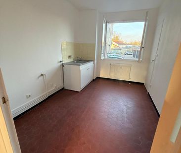 Location Appartement 3 pièces 69m² VAULX EN VELIN 69120 - Photo 3