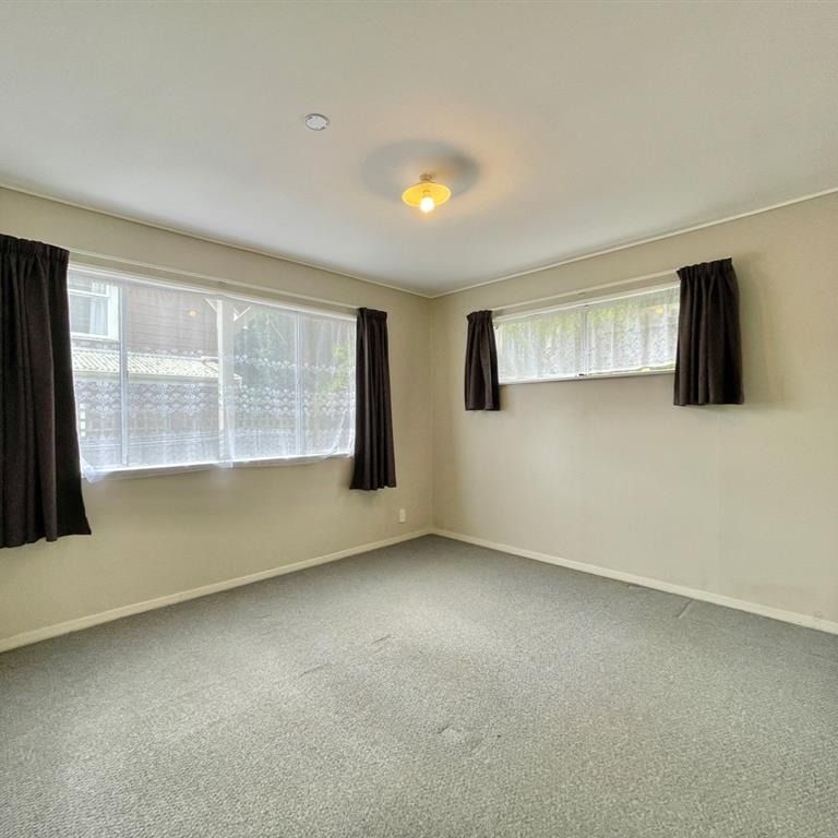 3 Bedroom Unit in Kingston - Photo 1