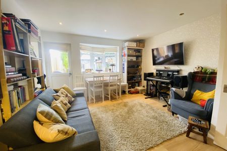 Sinfin Avenue - Photo 2