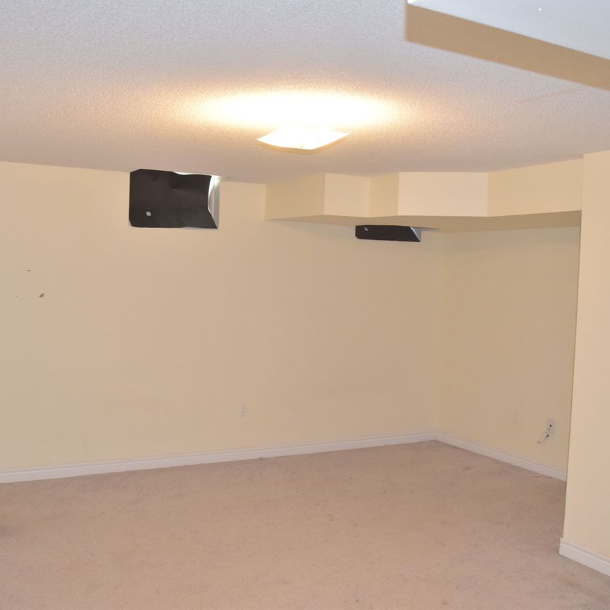 For Lease - 20 Munch Place, Milton, Ontario - Photo 1