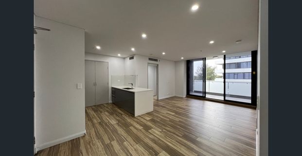 2 bedroom with gym and pool - Photo 1