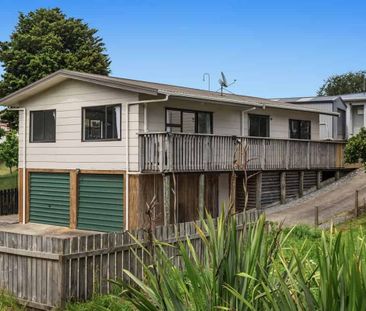 Three Bedroom home for rent on Lord Cobham - Photo 5