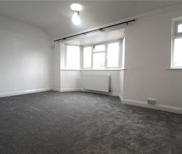 2 bedroom semi-detached house to rent - Photo 6