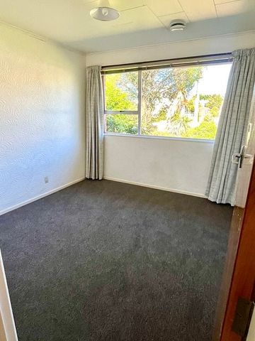 Sunny 3-Bedroom Home in a Great Location - Photo 3