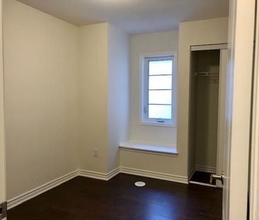 For Lease - 25 McGrath Avenue, Richmond Hill, Ontario - Photo 2