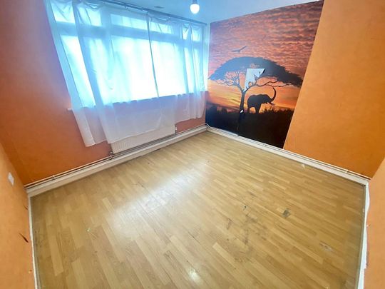 Flat to rent on - Photo 1