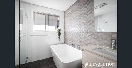 Prestigious Living In A Prime Location - Photo 5