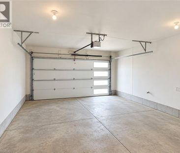 302 CHOKECHERRY Crescent, Waterloo, Ontario, N2V0H1 - Photo 3