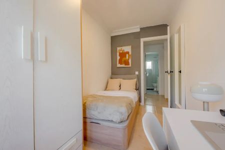 Calle de Villasandino, Madrid, Community of Madrid 28011 - Photo 2