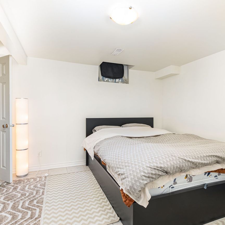 For Lease - 5214 Springbok Crescent Unit# A, Mississauga, Ontario - Photo 1