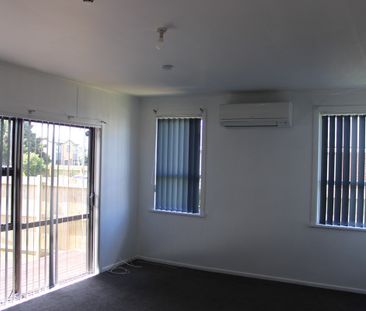 In the heart of Mangere East - Photo 2