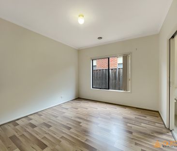 38 Jack William Way, Berwick VIC 3806 - House For Rent | Domain - Photo 4