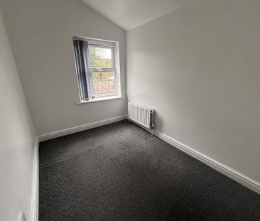 3 bedroom end of terrace house to rent - Photo 5