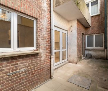 Volledig gerenoveerd gelijkvloersappartement met privatieve koer op... - Foto 5