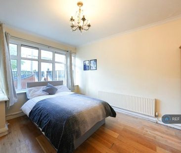 1 bedroom in a house share to rent - Photo 6